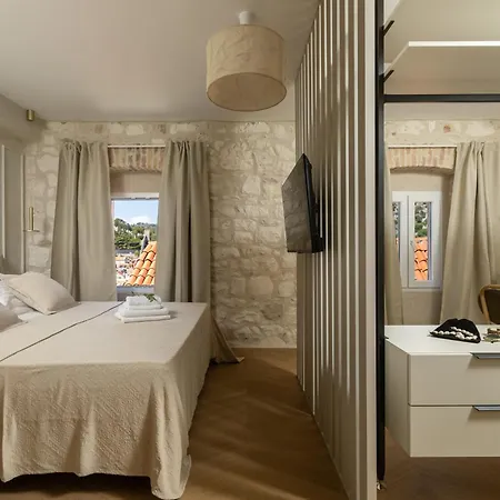 Mayiva Royal Hvar - Exclusive Old Town With Grand Terraces Апартаменти Хвар