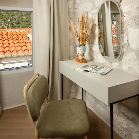 Mayiva Royal Hvar - Exclusive Old Town With Grand Terraces *