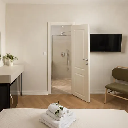 Apartment Mayiva Royal Hvar - Exclusive Old Town With Grand Terraces *