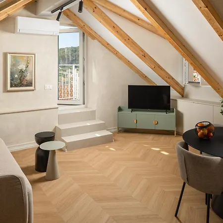 Mayiva Royal Hvar - Exclusive Old Town With Grand Terraces Apartment